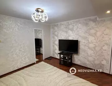 4-комнатная квартира, этаж 8 из 9, 80 м²