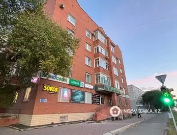 4-комнатная квартира, этаж 4 из 5, 100 м²
