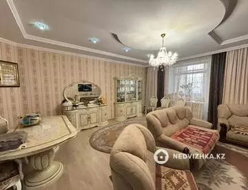 3-комнатная квартира, этаж 4 из 5, 100 м²