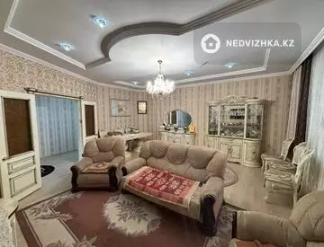 3-комнатная квартира, этаж 4 из 5, 100 м²