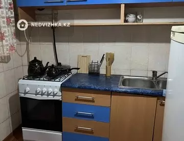 1-комнатная квартира, этаж 4 из 5, 42 м², Посуточно