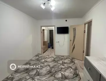 2-комнатная квартира, этаж 5 из 5, 50 м², По часам