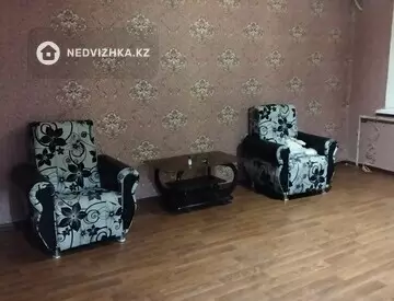 3-комнатная квартира, этаж 5 из 5, 67 м², На длительный срок