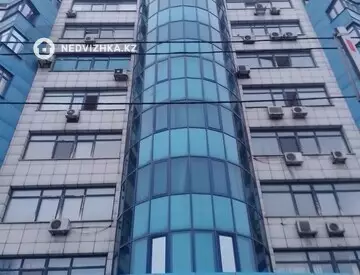 5-комнатная квартира, этаж 4 из 9, 286 м²