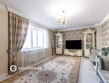 3-комнатная квартира, этаж 9 из 12, 100 м²