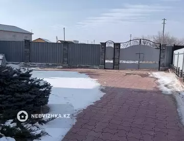 5-комнатный дом, 25 соток, 300 м²