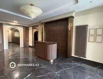 4-комнатная квартира, этаж 9 из 14, 133 м²