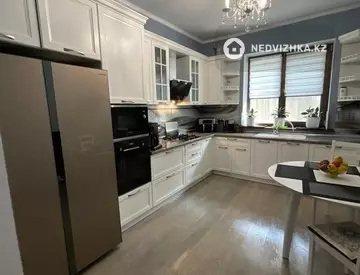5-комнатный дом, 14 соток, 220 м²