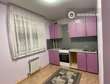 1-комнатная квартира, этаж 3 из 10, 42 м², На длительный срок
