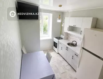 2-комнатная квартира, этаж 4 из 4, 43 м²