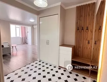 1-комнатная квартира, этаж 4 из 5, 55 м²
