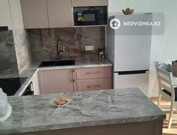 3-комнатная квартира, этаж 4 из 17, 60 м², На длительный срок