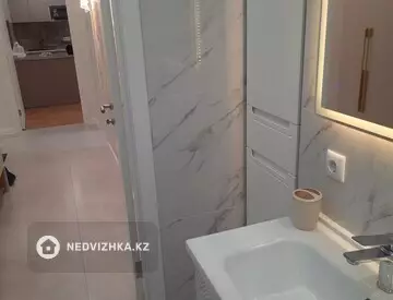 3-комнатная квартира, этаж 4 из 17, 60 м², На длительный срок