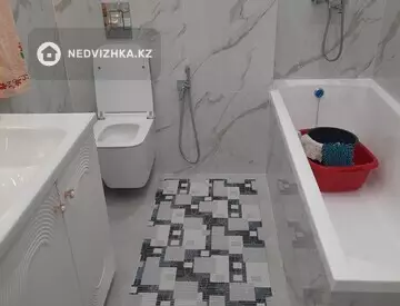 3-комнатная квартира, этаж 4 из 17, 60 м², На длительный срок