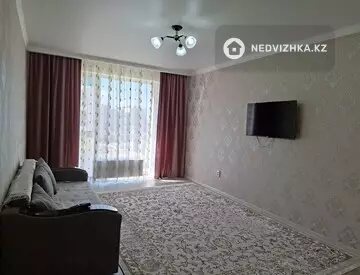 2-комнатная квартира, этаж 4 из 9, 65 м², На длительный срок