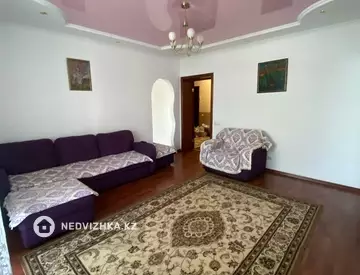 3-комнатная квартира, этаж 1 из 9, 100 м², На длительный срок