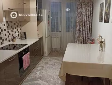 1-комнатная квартира, этаж 8 из 9, 42 м²