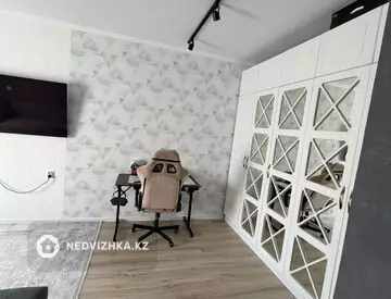 1-комнатная квартира, этаж 7 из 10, 38 м²
