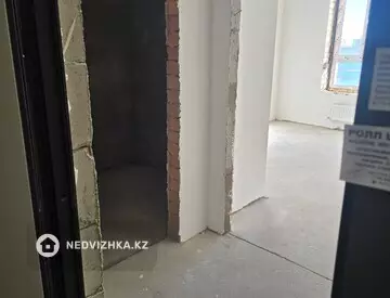 1-комнатная квартира, этаж 4 из 12, 36 м²