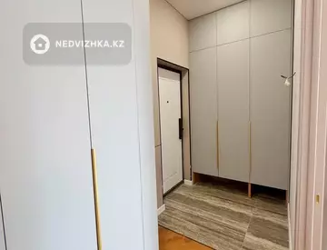 1-комнатная квартира, этаж 12 из 14, 38 м²