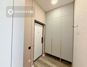 1-комнатная квартира, этаж 12 из 14, 38 м²