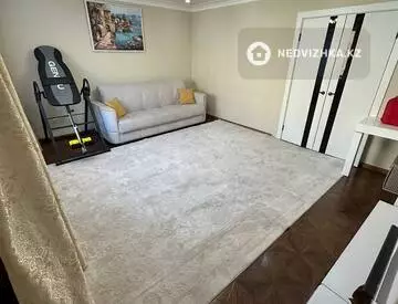 3-комнатная квартира, этаж 4 из 9, 80 м²