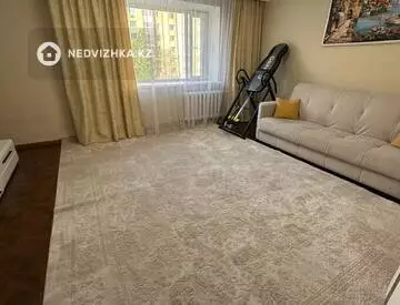 3-комнатная квартира, этаж 4 из 9, 80 м²
