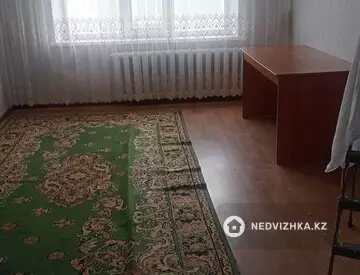 3-комнатная квартира, этаж 5 из 5, 69 м², На длительный срок