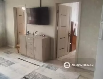 3-комнатная квартира, этаж 3 из 5, 48 м²