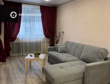 1-комнатная квартира, этаж 13 из 19, 34 м², На длительный срок