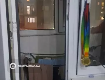 2-комнатная квартира, этаж 4 из 10, 75 м², На длительный срок