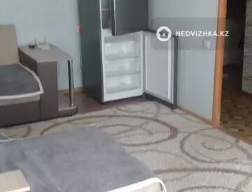 2-комнатная квартира, этаж 3 из 5, 40 м², На длительный срок