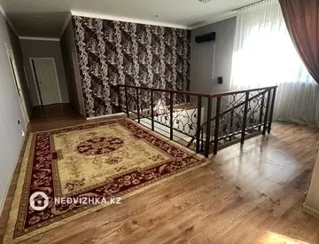 7-комнатный дом, 9 соток, 324 м²