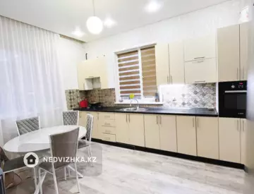 7-комнатный дом, 9 соток, 324 м²