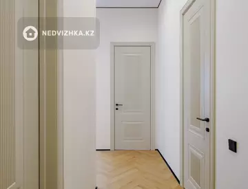 3-комнатная квартира, этаж 22 из 22, 68 м²