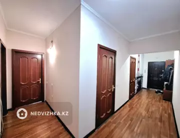 2-комнатная квартира, этаж 3 из 9, 62 м²