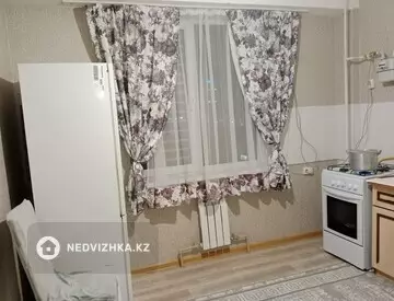 1-комнатная квартира, этаж 8 из 9, 49 м², На длительный срок