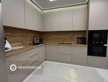 2-комнатная квартира, этаж 4 из 6, 80 м²