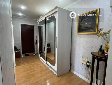 3-комнатная квартира, этаж 4 из 5, 66 м²