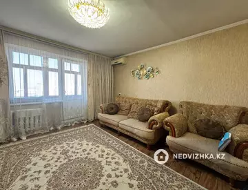4-комнатная квартира, этаж 8 из 9, 94 м²