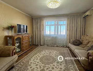 4-комнатная квартира, этаж 8 из 9, 94 м²