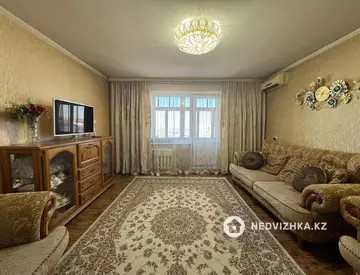 4-комнатная квартира, этаж 8 из 9, 94 м²