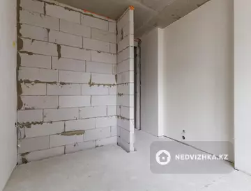 3-комнатная квартира, этаж 3 из 17, 76 м²
