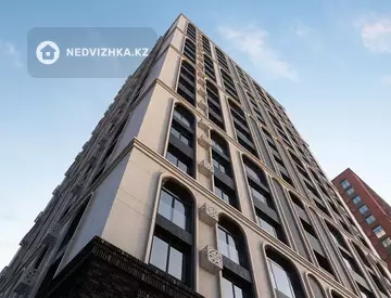 4-комнатная квартира, этаж 4 из 16, 123 м²