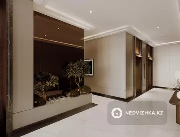 4-комнатная квартира, этаж 5 из 17, 132 м²