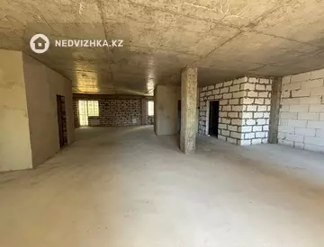 4-комнатная квартира, этаж 9 из 12, 150 м²