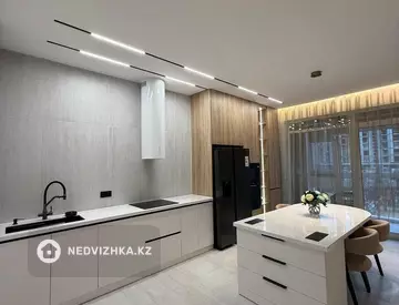 4-комнатная квартира, этаж 3 из 21, 168 м²