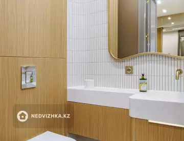 4-комнатная квартира, этаж 3 из 15, 154 м²