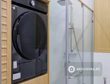 4-комнатная квартира, этаж 3 из 15, 154 м²