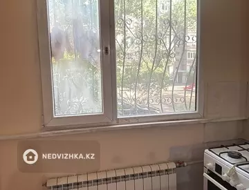 2-комнатная квартира, этаж 1 из 5, 52 м², На длительный срок
